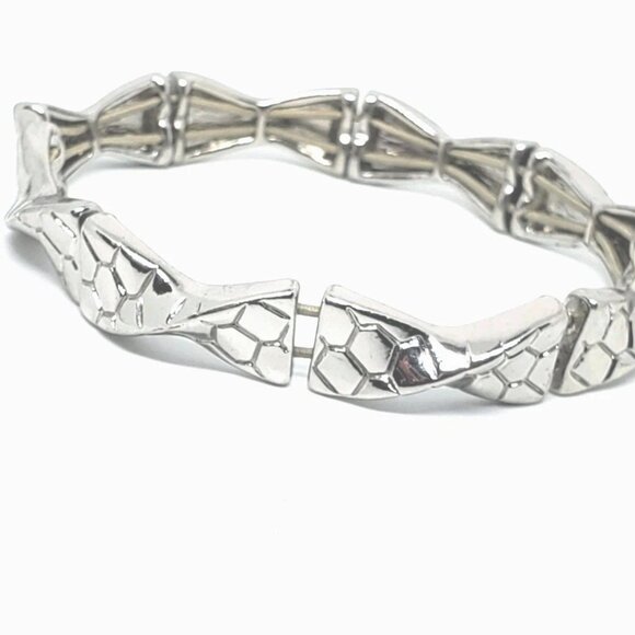 Lia Sophia Silver Tone Snake Skin Pattern Stretch Bangle Bracelet - Picture 2 of 4